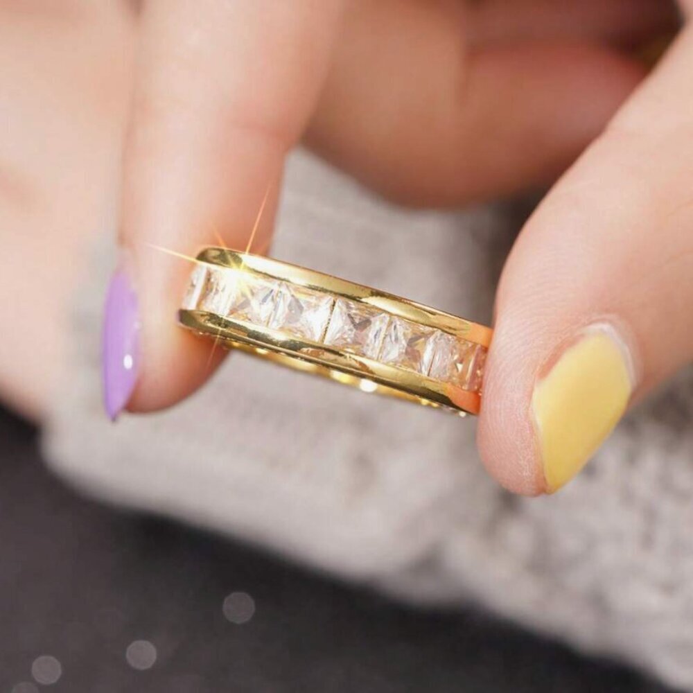 18k Yellow Gold Diamond Ring Princess Cut Eternity Ring Band - Picture 7 of 7